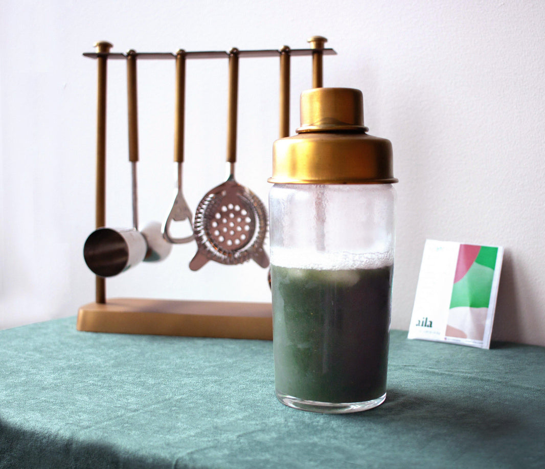 How to Make a Matcha Gin Cocktail - aila